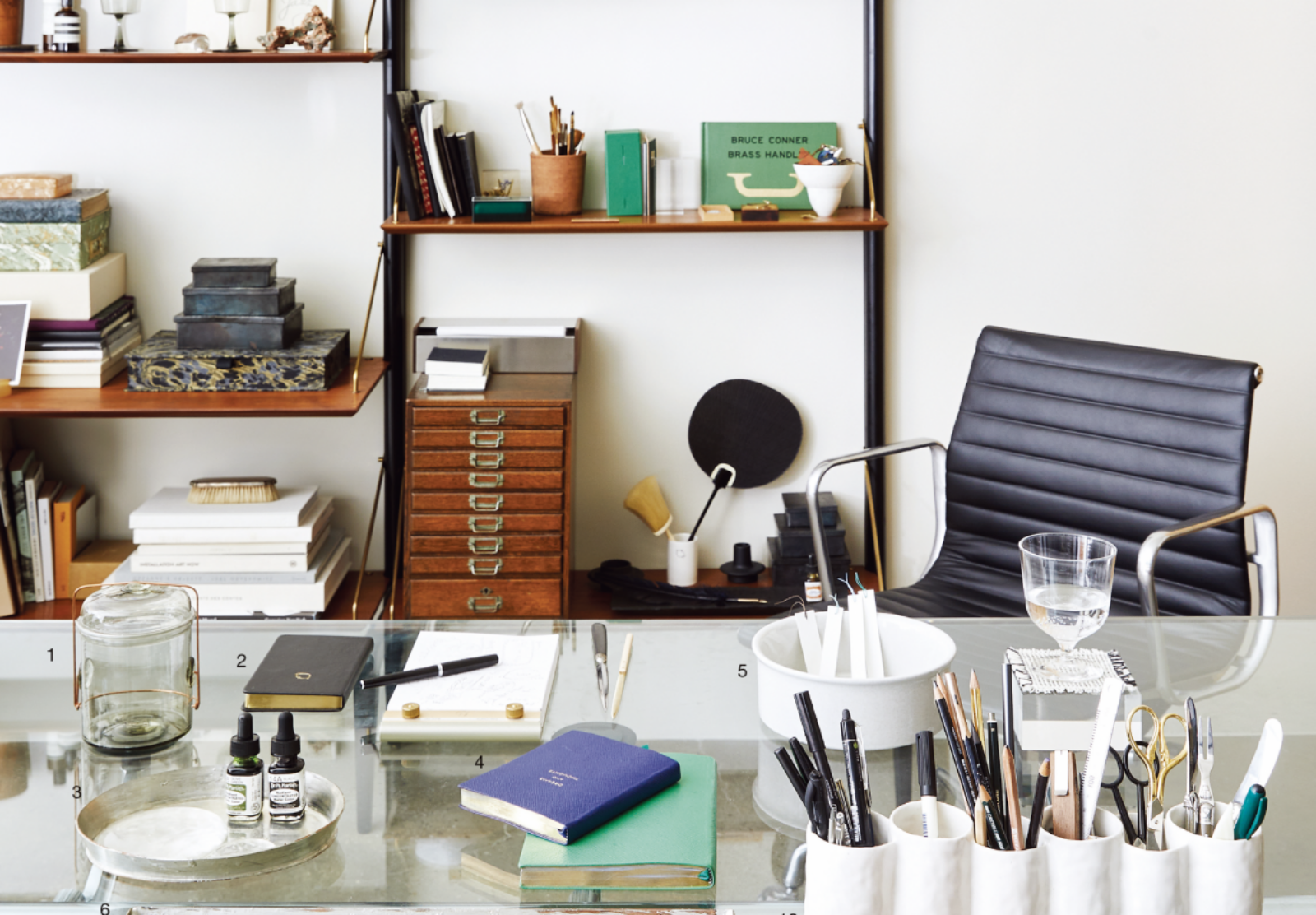 Maison marie claireㅣWhat&#039;s on your desk?